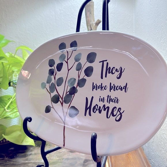 Home Decor “broke bread “collection New Beautiful Cream W/ shades of sage green - Picture 3 of 7